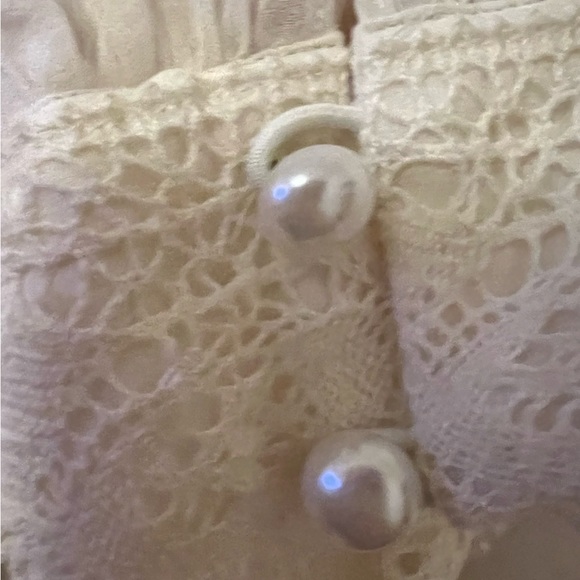 Alice + Olivia blouse. - Picture 7 of 7